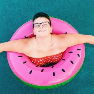 Meet your Posher, Evie