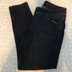 Levi Super Stretch Jeggings. No button. Size 12.