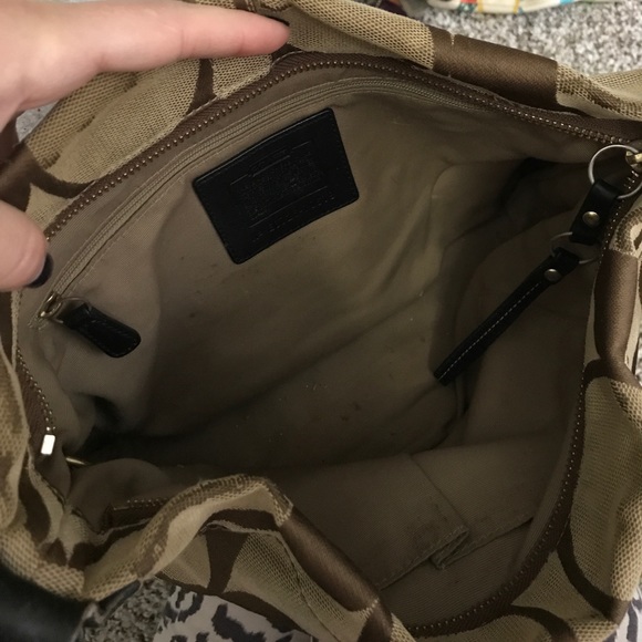 Traditional Coach Bag - Picture 3 of 3