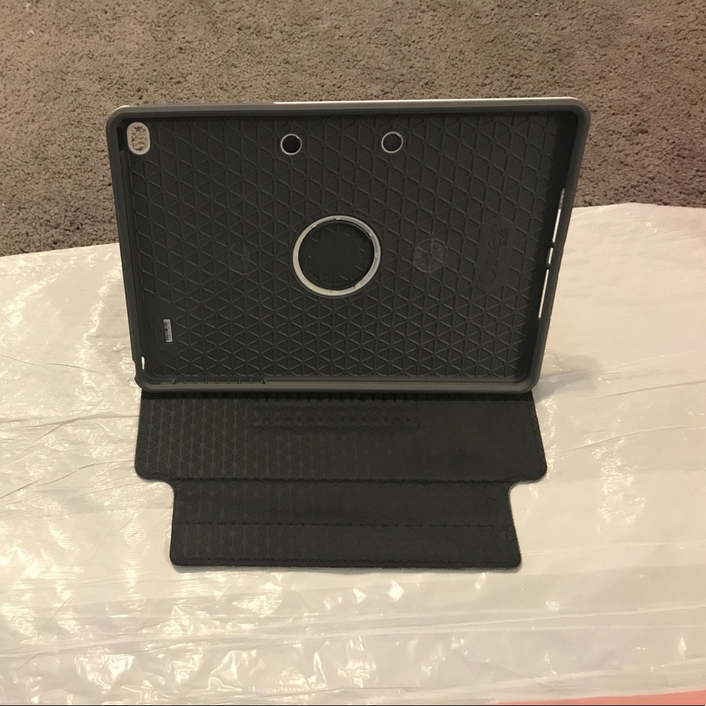 Ipad Case - image 4