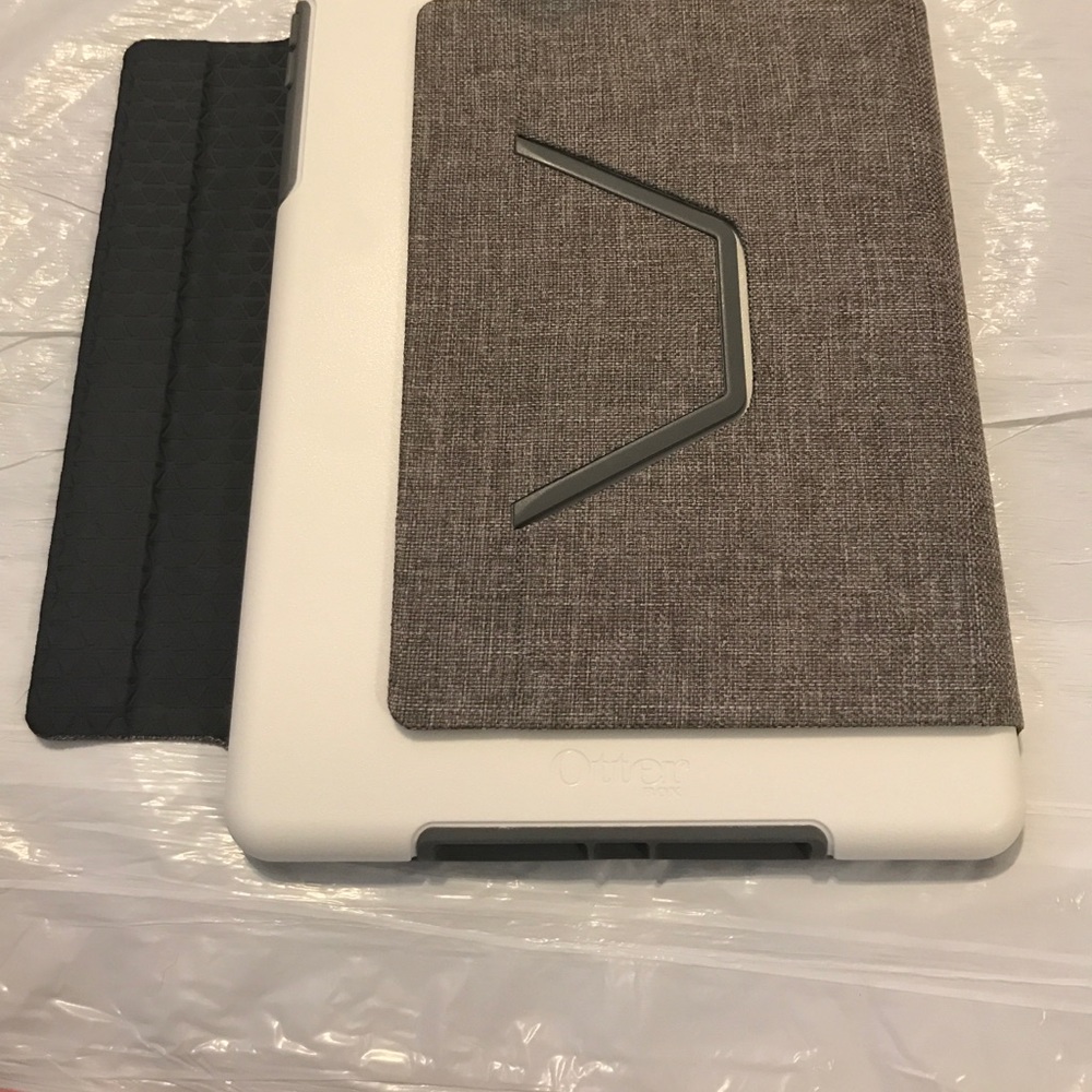 Ipad Case - image 6