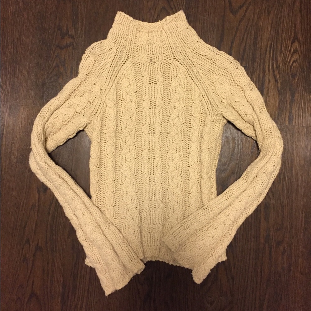 Abercrombie & Fitch Cable Knit Sweater