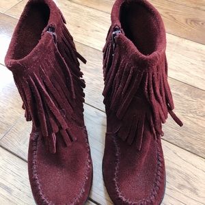 Minnetonka Wedge Moccasins