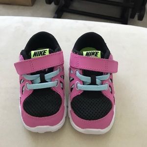 girls Nike lunarglide shoes