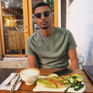 Meet your Posher, Aaron