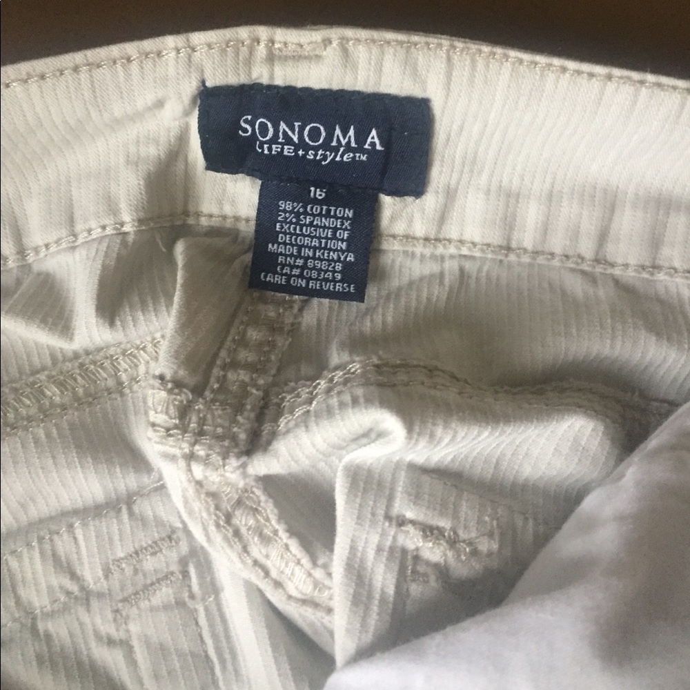 Tan capris - Picture 3 of 4