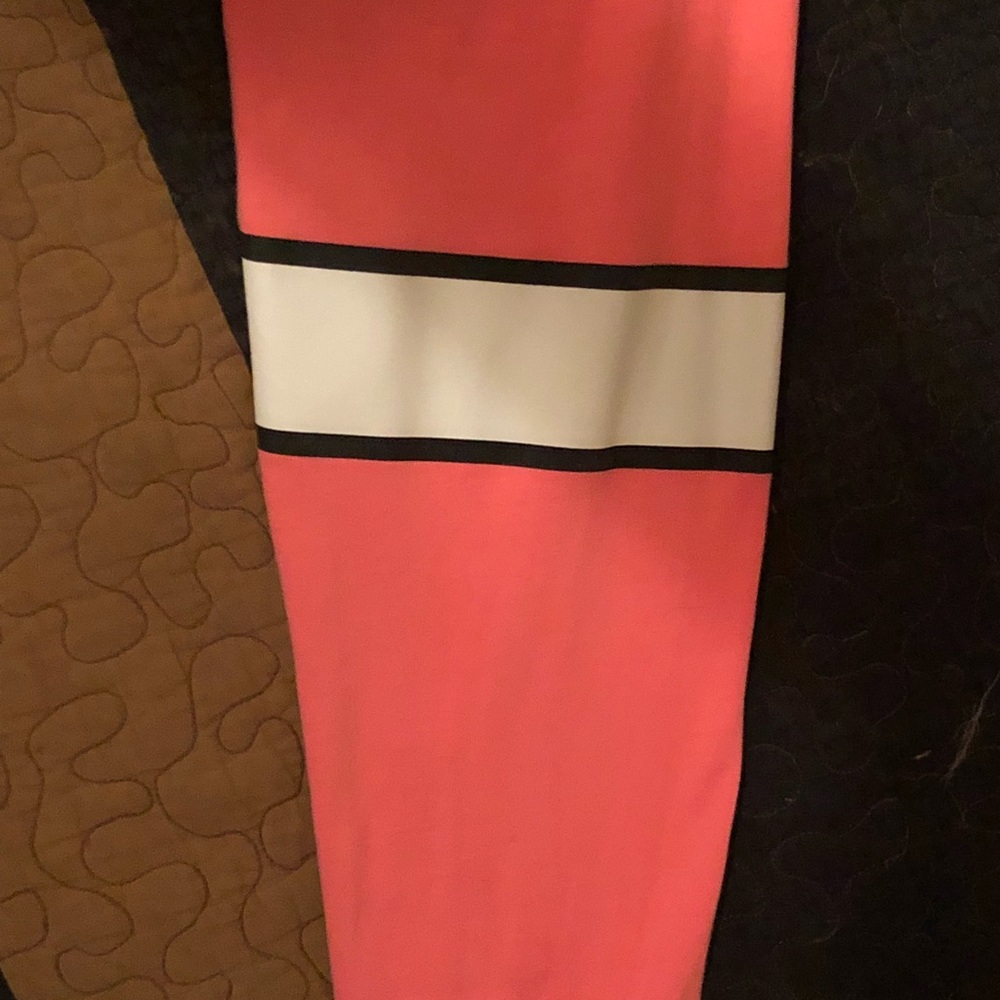PINK - Picture 4 of 5