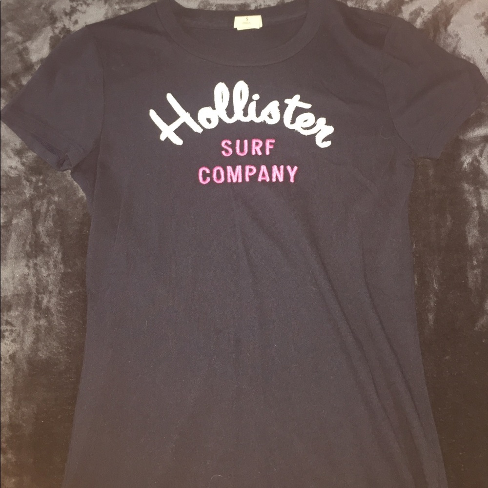 Hollister tee