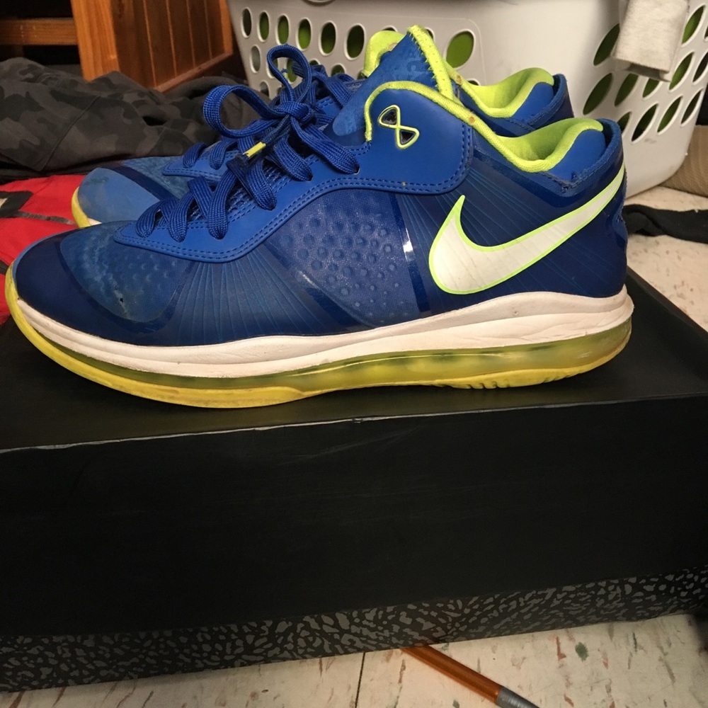 Sprite Lebron 8s Size 10.5 - image 1
