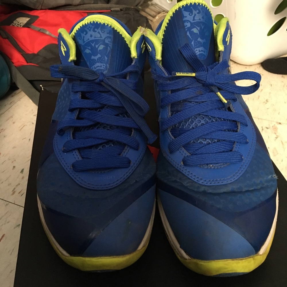 Sprite Lebron 8s Size 10.5 - image 3