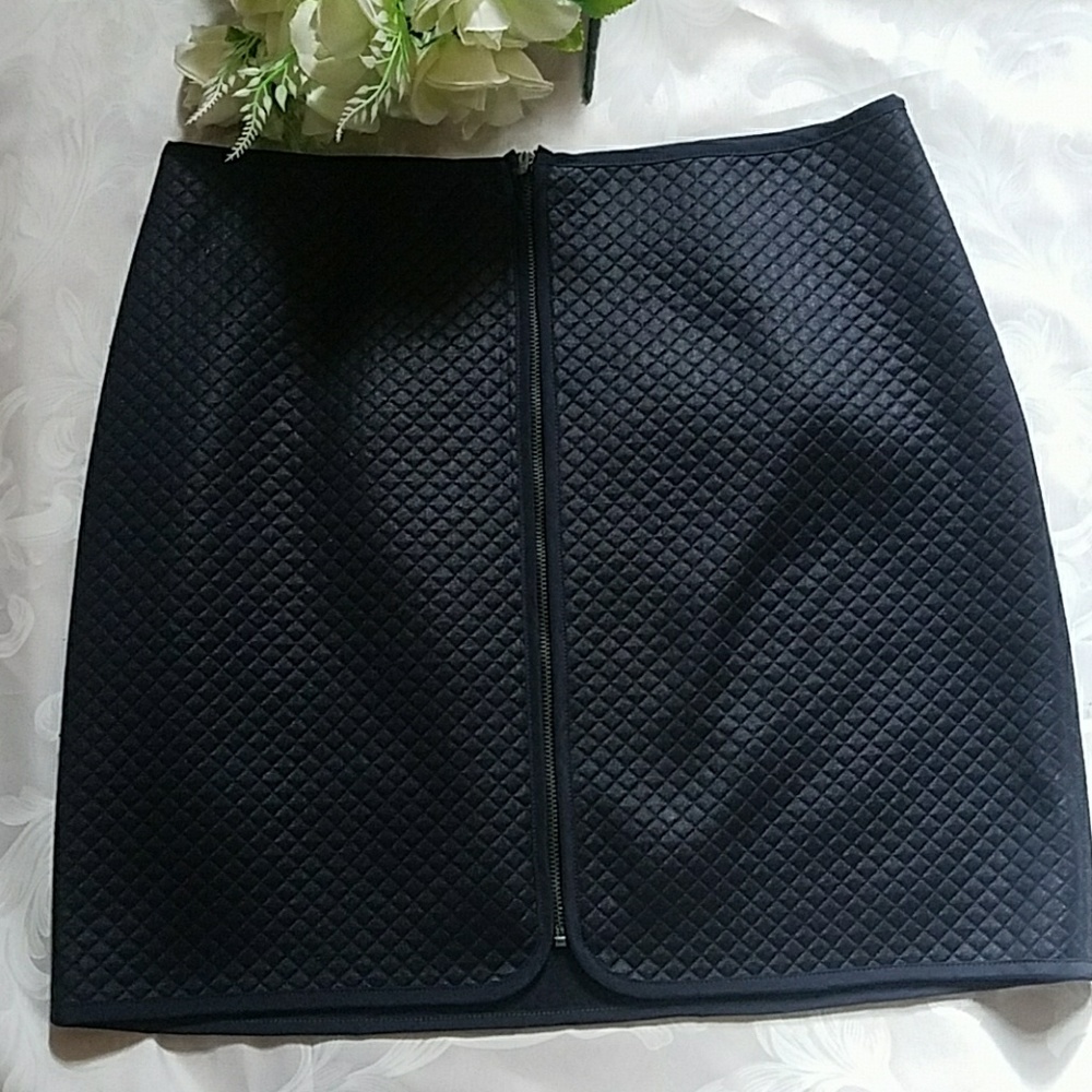CLUB MONACO SKIRT SIZE 10