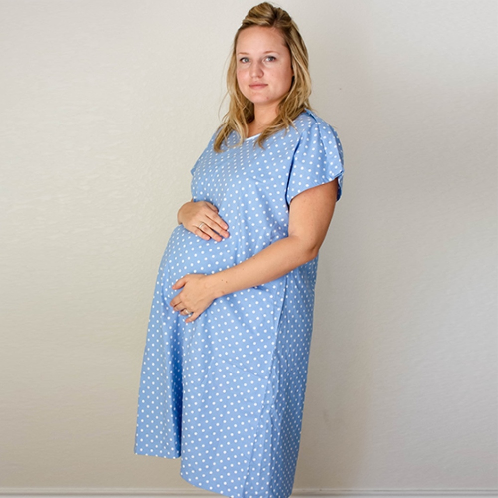 HUGE MOVING SALE!! NWT! Designer Hospital Maternity Delivery Gown