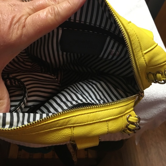 Handbag - Picture 2 of 3