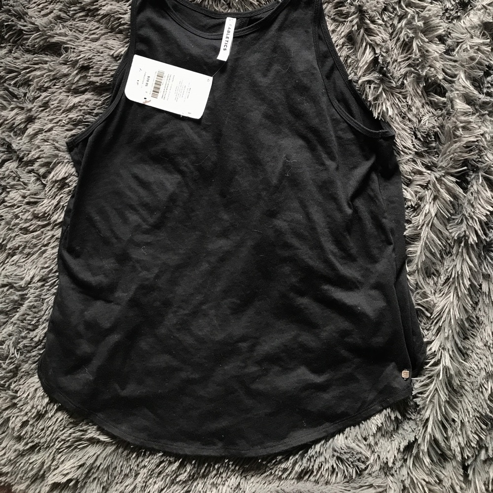 SOLD NWT fabletics millie tank