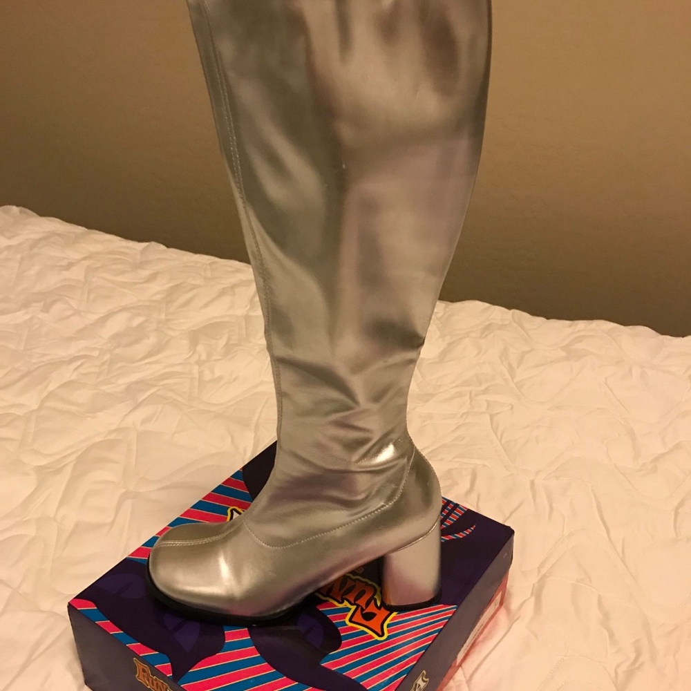 Boots/shoes - Picture 3 of 6