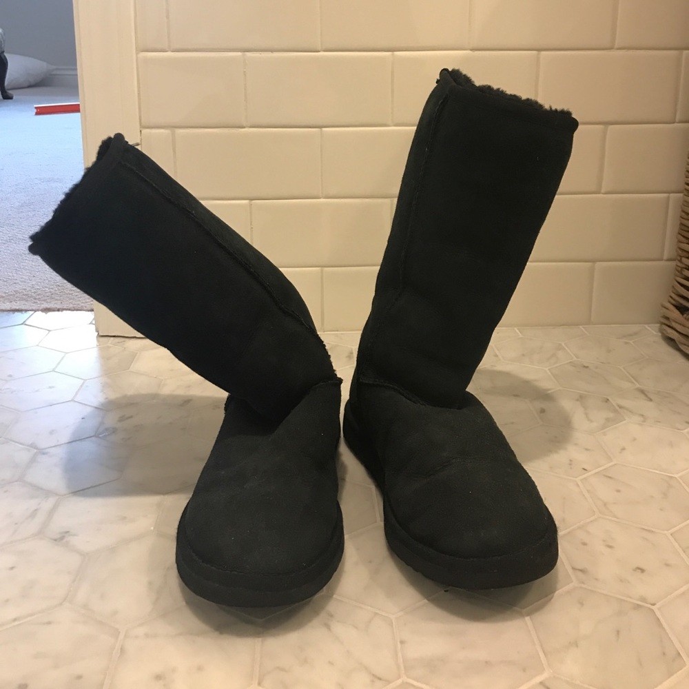 Black tall uggs