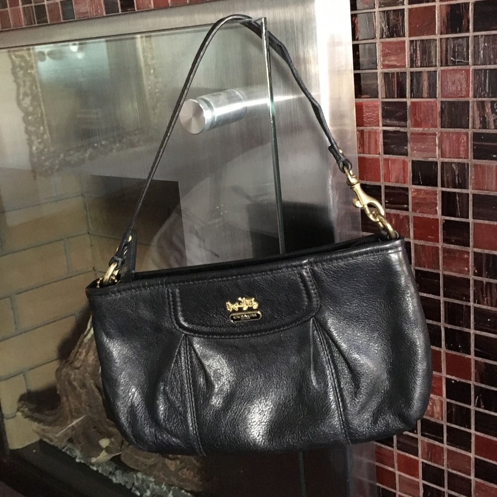 Authentic coach small purse with shoulder strap gem