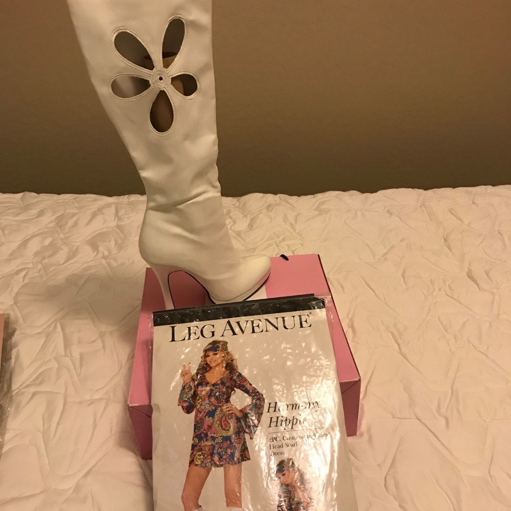 Costume