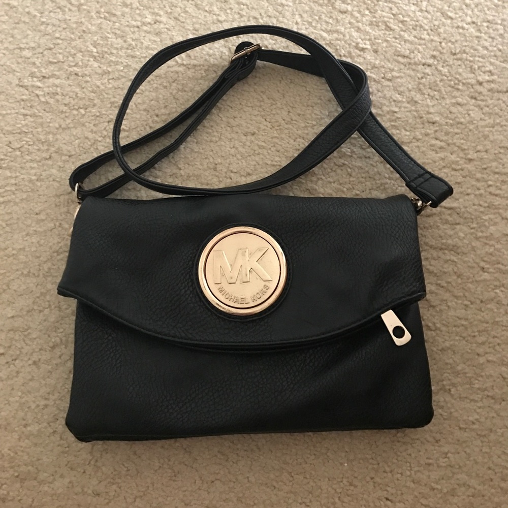 ‼️‼️SOLD‼️‼️Michael Kors cross body