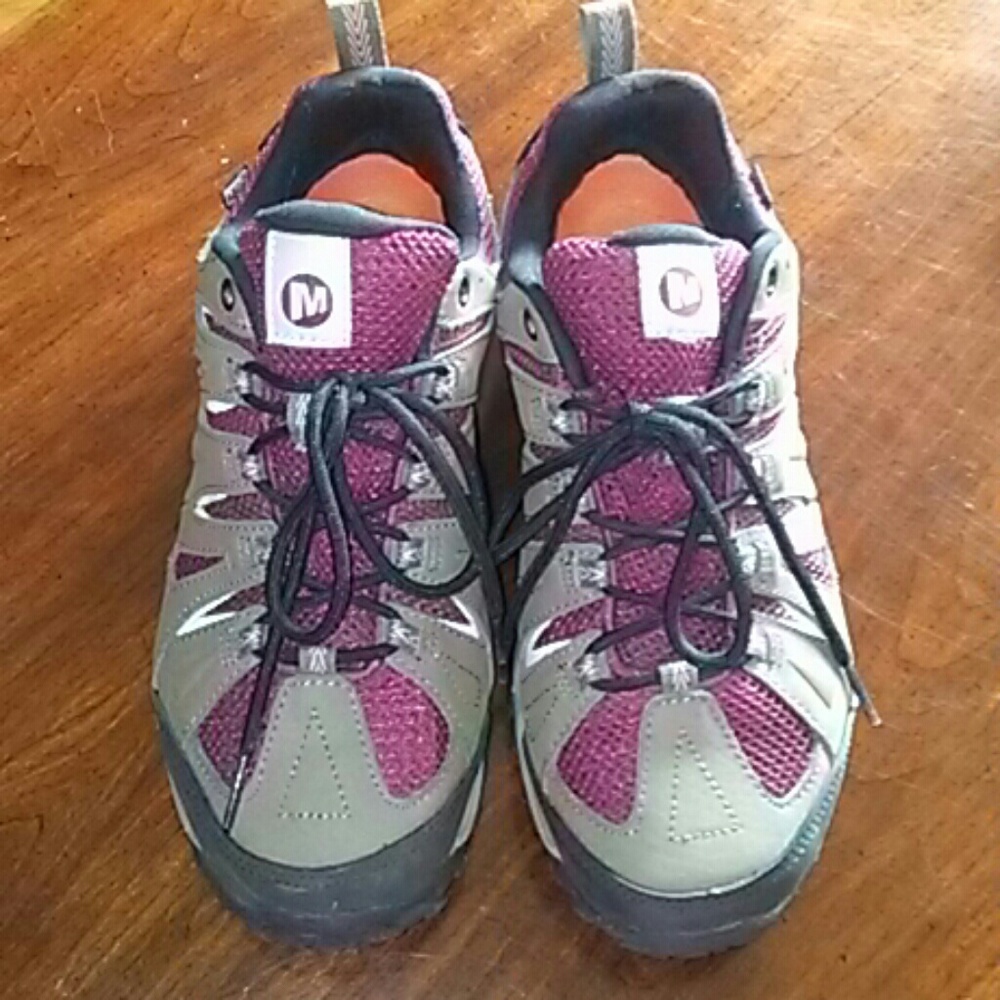 ✨REDUCED!! Merrell Moab Hikers✨