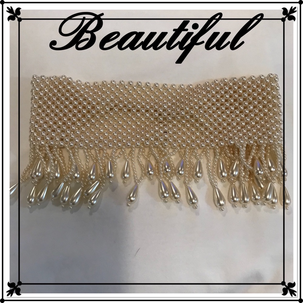 Beautiful vintage style faux beaded pearl choker