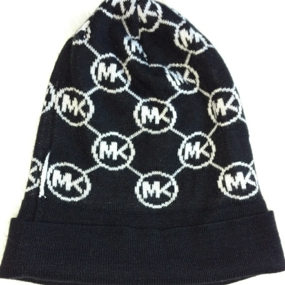🚩SOLD🚩SOLD🚩S (MICHAEL KORS)AUTHENTIC WINTER HAT - Picture 4 of 5