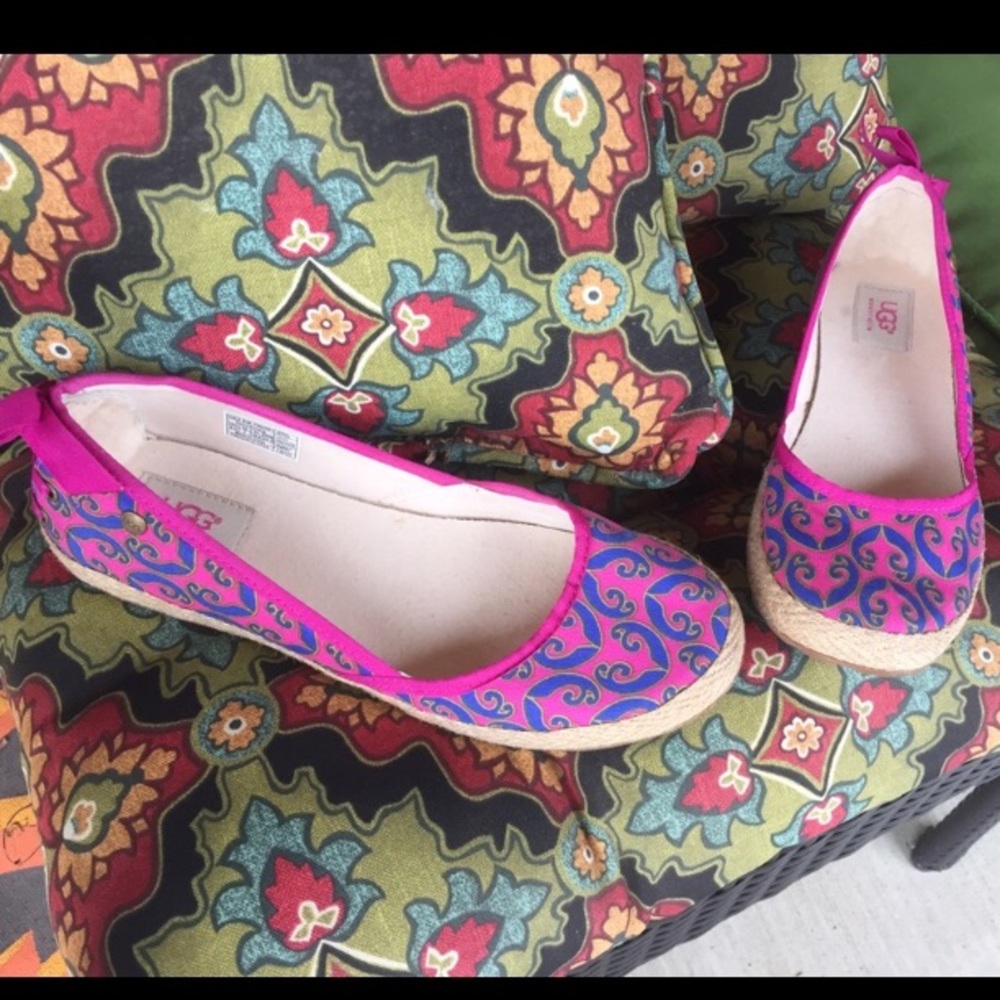 Ugh flats, adorable great condition