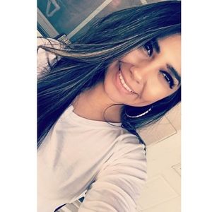 Meet your Posher, Liz