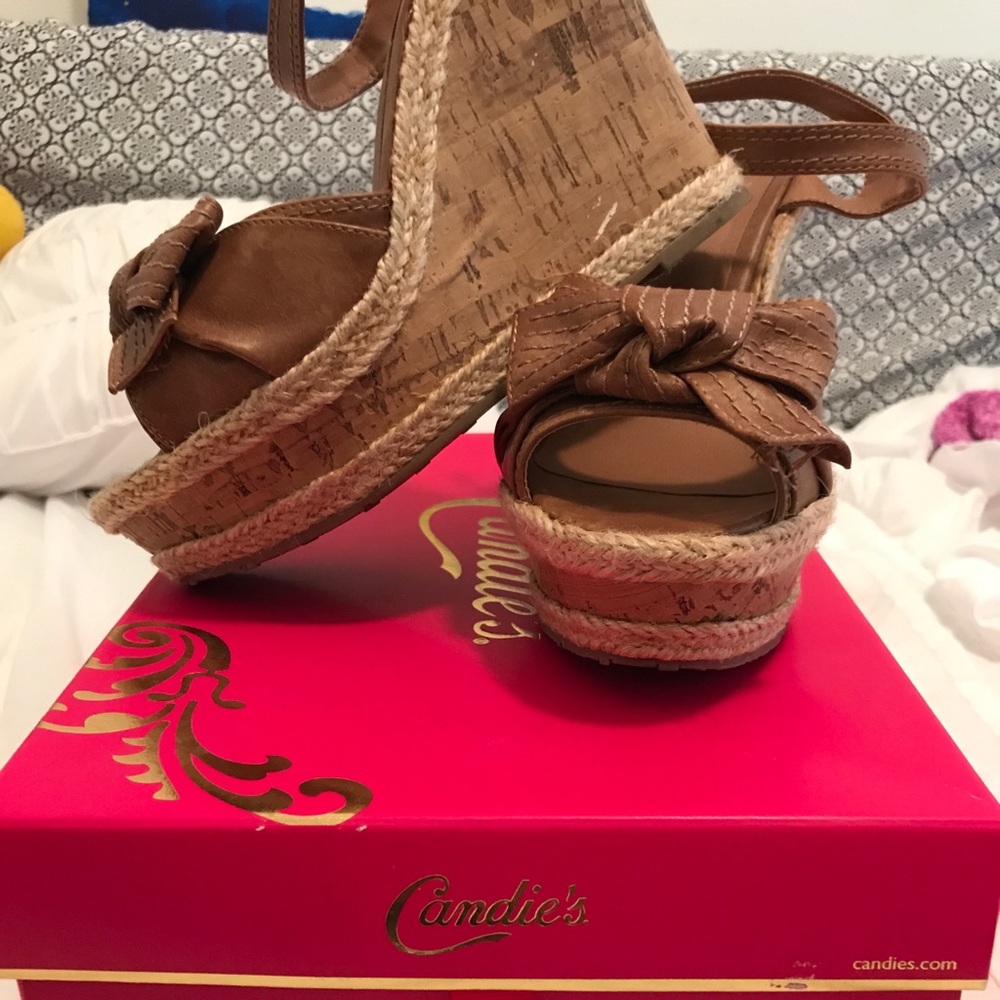 Candies bow wedges