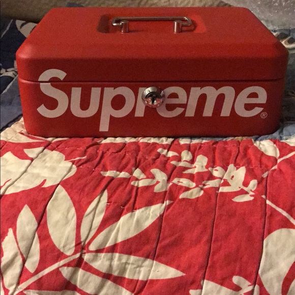 Supreme lock box - Picture 1 of 3