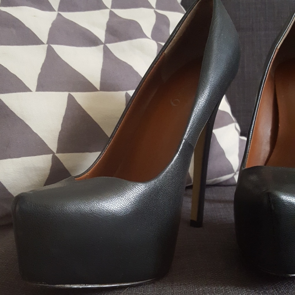 Boutique 9 size 7 forest green color size 7