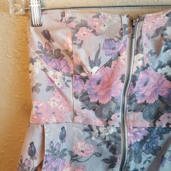 Kimchi Blue strapless mini denim dress - Picture 5 of 5