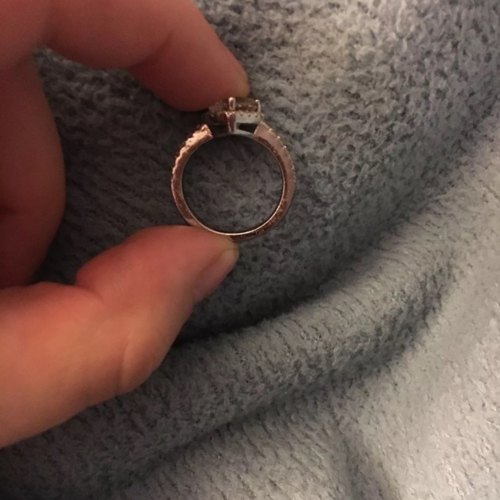Ring - Picture 4 of 4