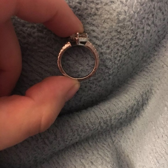 Ring - Picture 4 of 4