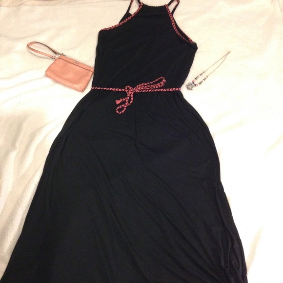 Embroidered maxi dress with removable belt - Picture 5 of 8