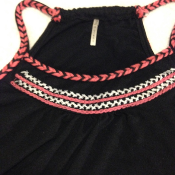 Embroidered maxi dress with removable belt - Picture 3 of 8