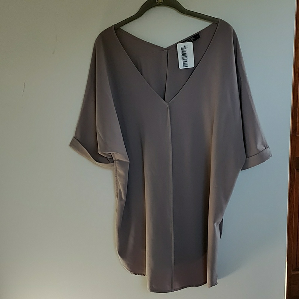 Svoboda short sleeve minimal top in gray 1X NWT