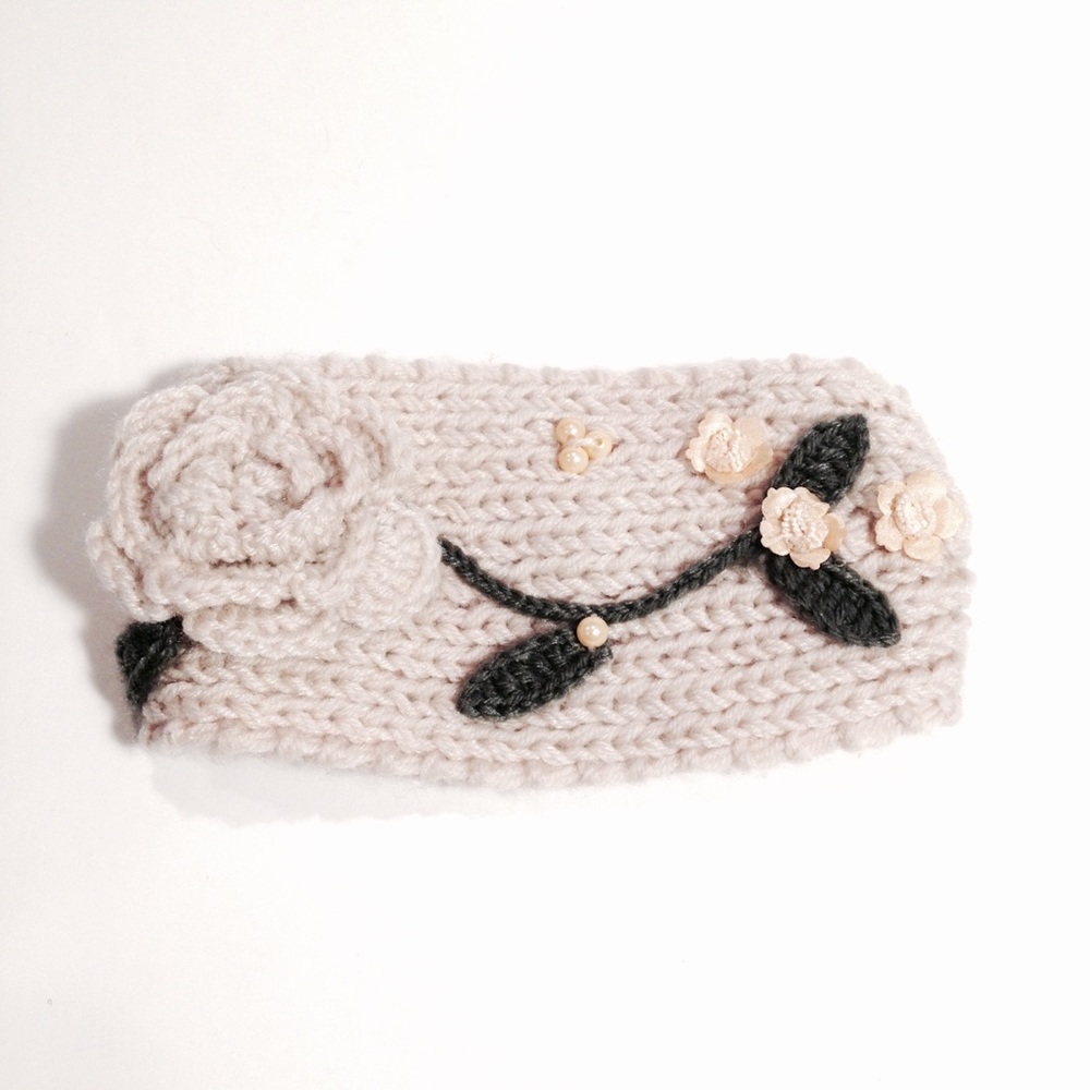 Headwrap with crocheted flower