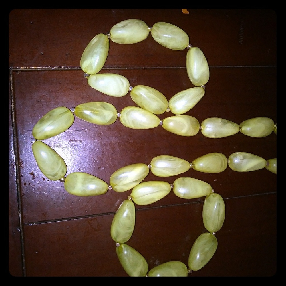 Necklace and bracelet set