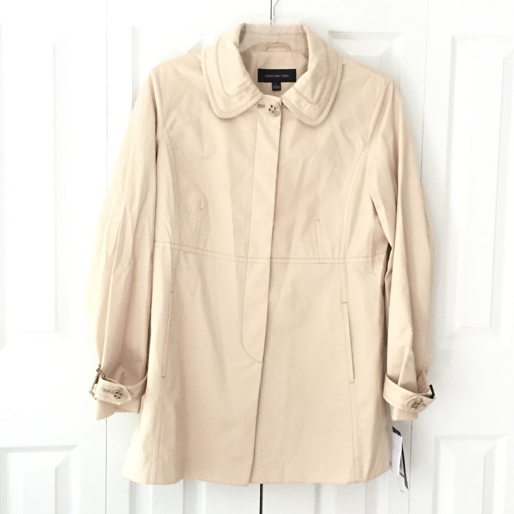 NWT Womens beige trench coat Jones New York