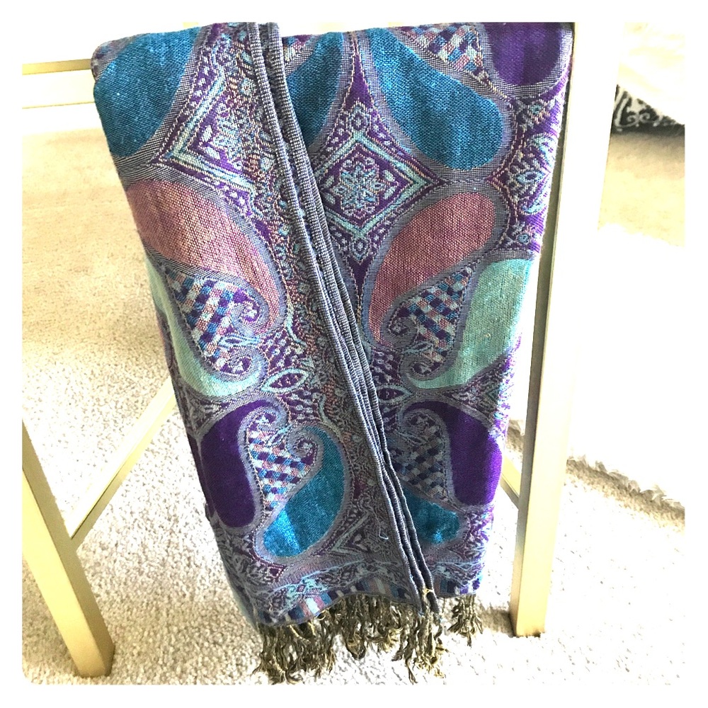 Beautiful patterned scarf. Perfect condition.