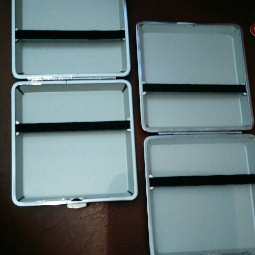 WHITE CASE - Picture 3 of 3