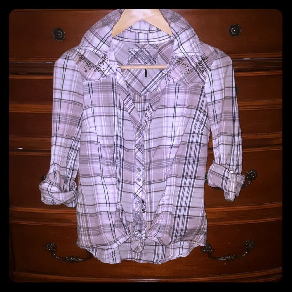 Guess button up