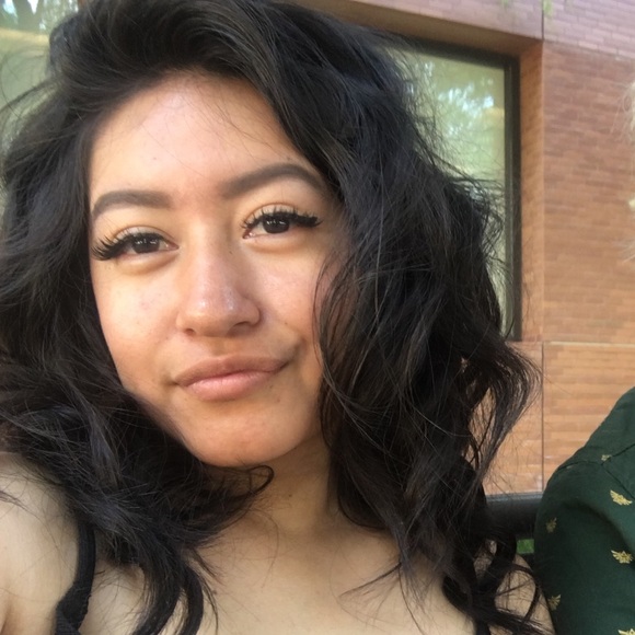 Meet your Posher, Jennifer - Picture 1 of 1