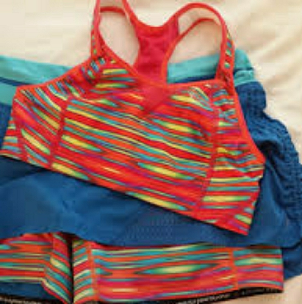 In search of Moving Comfort Rainbow