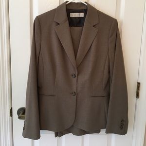 Women’s suit