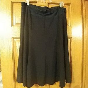 Flared maternity skirt