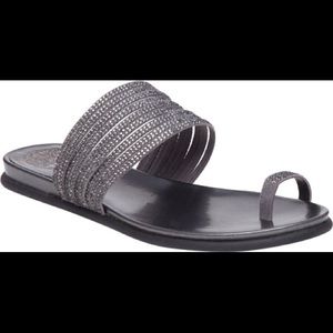VINCE CAMUTO SILVER BLING SANDALS!