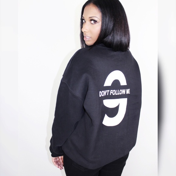 Graphic Sweatshirt - Picture 1 of 3
