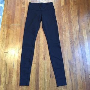 Women's lululemon wunder under pants size 4